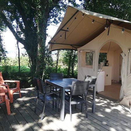 Hebergements Camping "Les Pieds Dans L'Eau" Κροζόν Εξωτερικό φωτογραφία