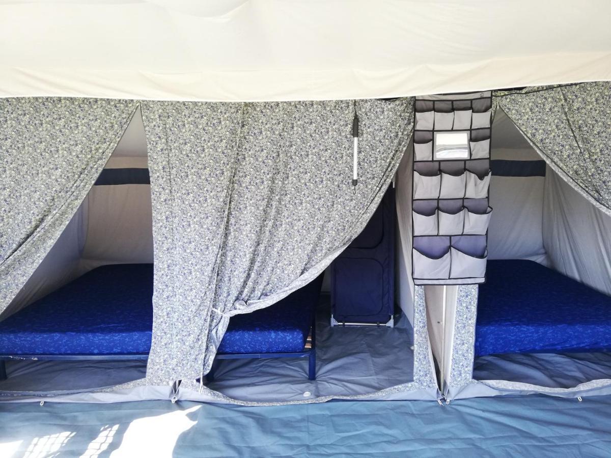 Hebergements Camping "Les Pieds Dans L'Eau" Κροζόν Εξωτερικό φωτογραφία